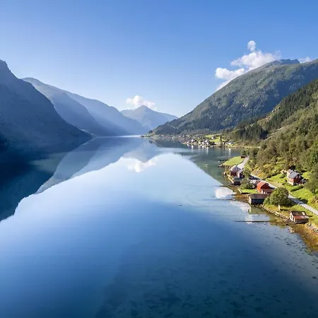 펜션 Alongside The Beautiful Fjaerlandsfjord