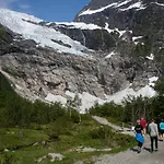 بيت للعطل Alongside The Beautiful Fjaerlandsfjord