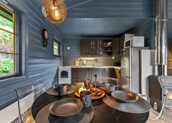 בית נופש Alongside The Beautiful Fjaerlandsfjord