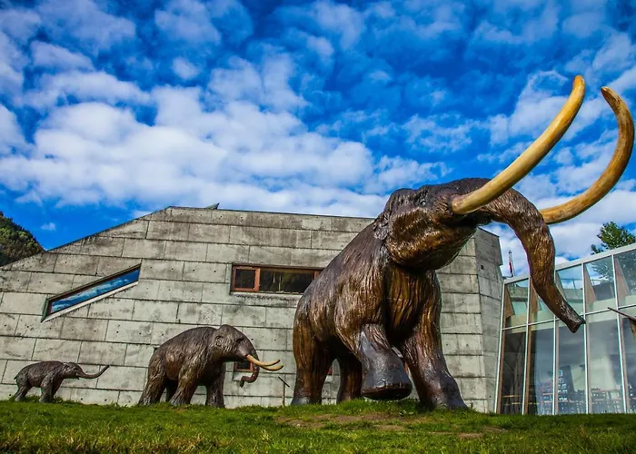 בית נופש Alongside The Beautiful Fjaerlandsfjord